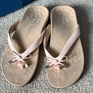 Vionic Women's Blush Sandals with Bow Accent